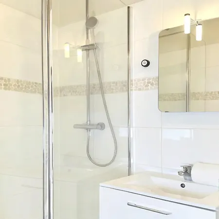 Stylish Near The Tuileries Gardens *