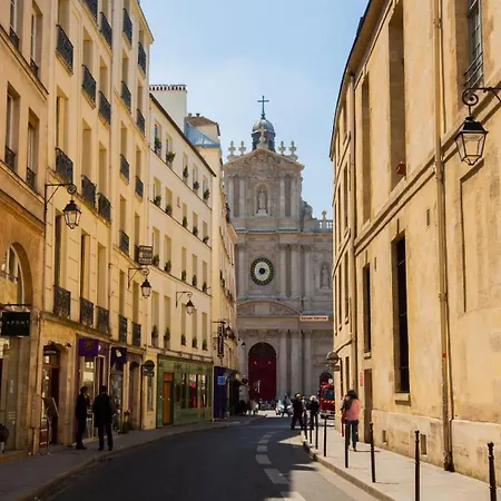 Stylish Near The Tuileries Gardens פריז