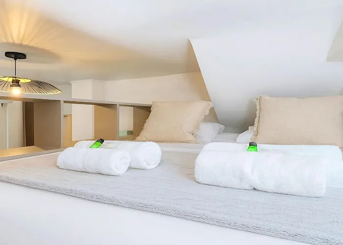 Stylish Near The Tuileries Gardens *