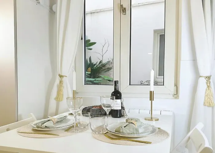 Stylish Near The Tuileries Gardens *